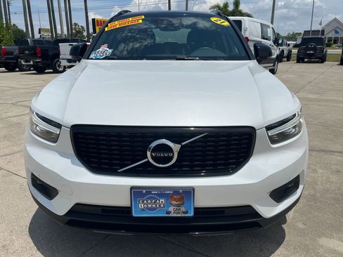 Used 2021 Volvo XC40 T5 R-Design w/ Climate Package AWD/4WD image 8
