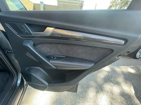 Used 2018 Audi SQ5 Premium Plus w/ S Sport Package image 27