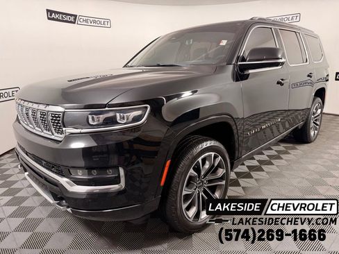 Used 2022 Jeep Grand Wagoneer Series III w/ Rear Seat Video Group 1 AWD/4WD image 1