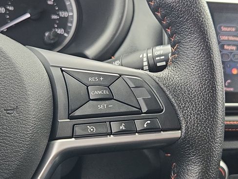 Used 2018 Nissan Kicks SR image 18