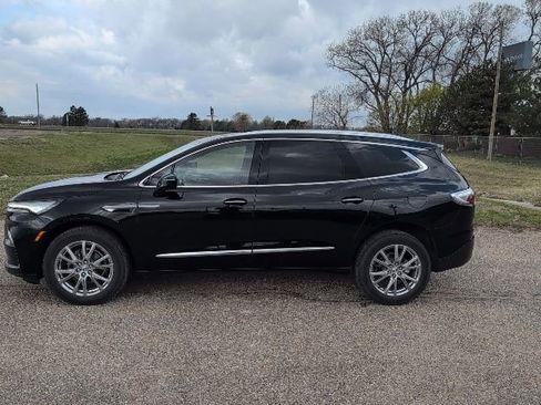 Used 2024 Buick Enclave Premium w/ Experience Buick Package image 2