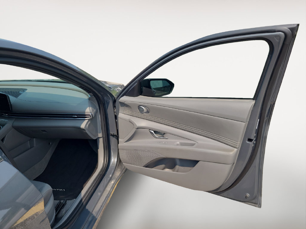 Used 2024 Hyundai Elantra SEL w/ Convenience Package FWD image 23