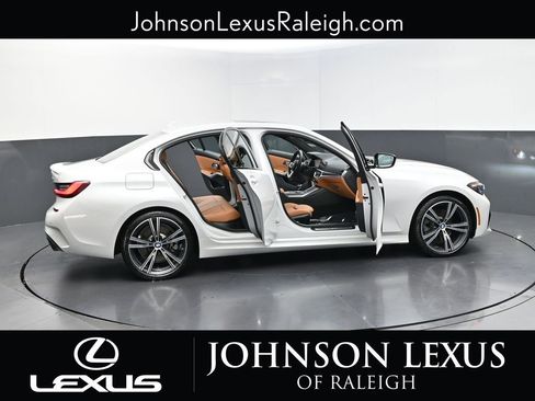 Used 2022 BMW 330i xDrive Sedan w/ M Sport Package AWD/4WD image 32
