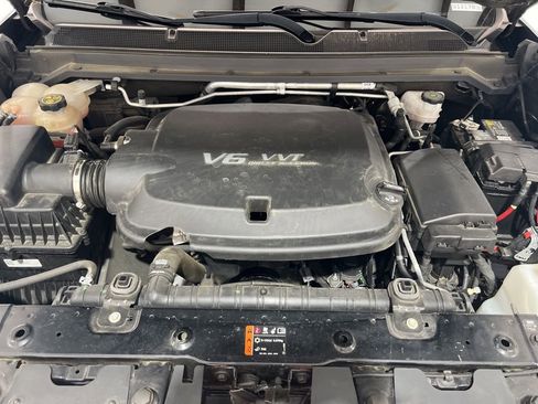 Used 2022 Chevrolet Colorado LT AWD/4WD image 25