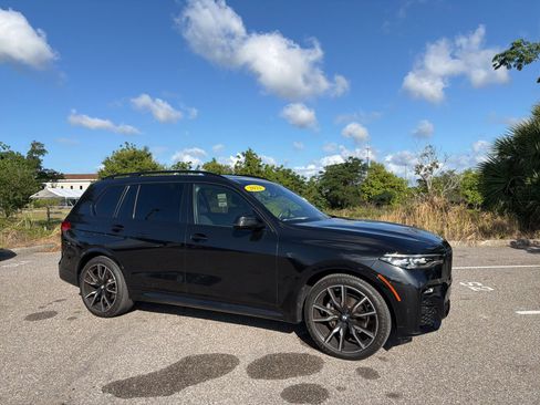 Used 2022 BMW X7 xDrive40i w/ M Sport Package AWD/4WD image 7