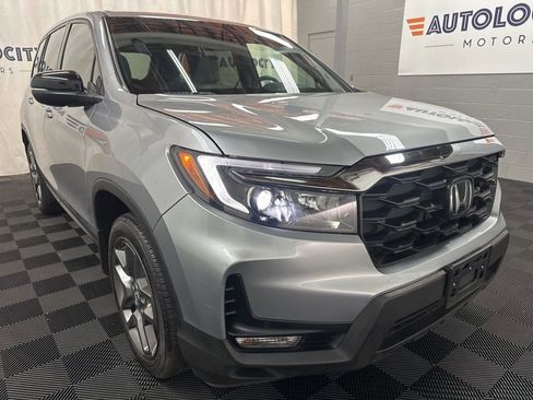 Used 2023 Honda Passport EX-L image 2