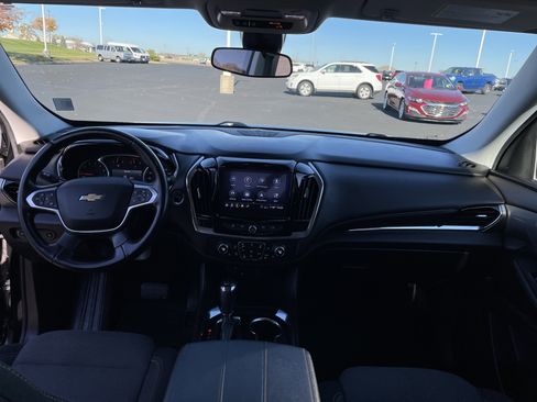 Used 2020 Chevrolet Traverse LT w/ Driver Confidence II Package image 17