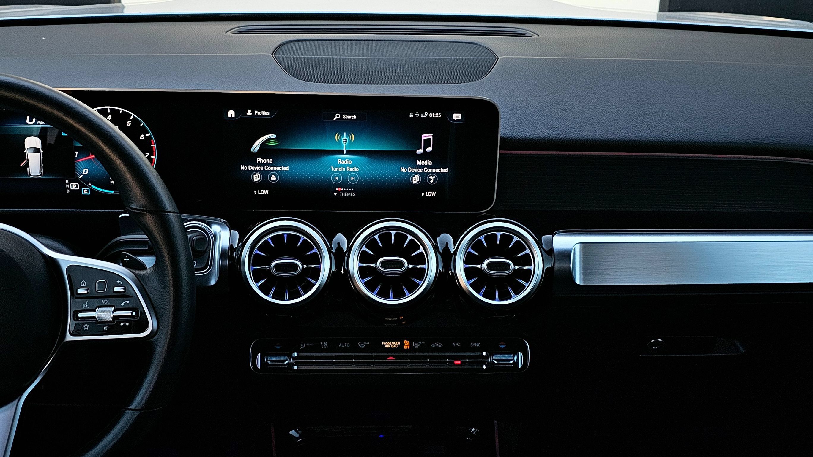 Used 2020 Mercedes-Benz GLB 250 image 25