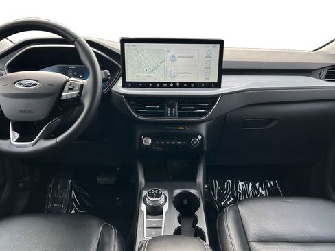 Used 2023 Ford Escape Platinum image 12
