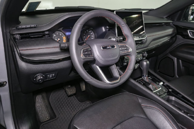 Used 2026 Jeep Compass Trailhawk AWD/4WD image 22