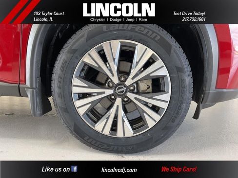 Used 2023 Nissan Rogue SV image 29