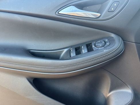 Used 2023 Buick Encore GX Preferred w/ Cold Weather Comfort Package FWD image 11