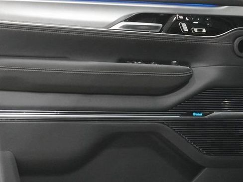 Used 2023 Jeep Grand Wagoneer Series II image 17