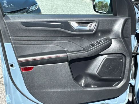 Used 2025 Ford Escape ST-Line FWD image 10