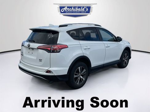 Used 2016 Toyota RAV4 XLE w/ Convenience Package AWD/4WD image 5