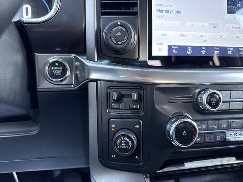 Certified 2022 Ford F150 Lariat w/ Equipment Group 502A High image 25