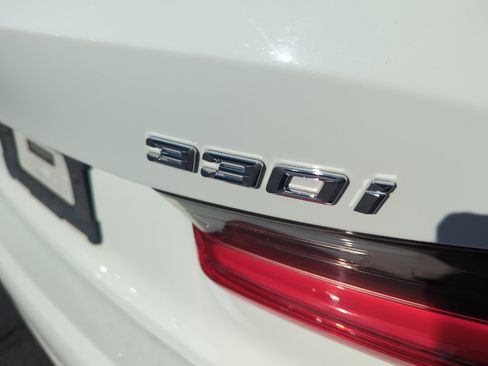 Used 2020 BMW 330i Sedan w/ Driving Assistance Package image 23