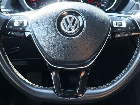 Used 2021 Volkswagen Tiguan SE image 56