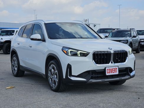 Used 2023 BMW X1 xDrive28i w/ Premium Package AWD/4WD image 3