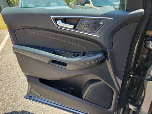Used 2022 Ford Edge Titanium AWD/4WD image 34