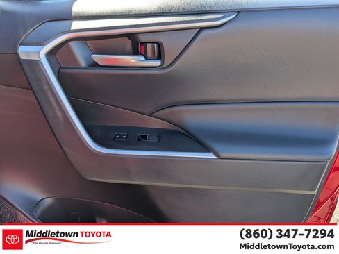 Certified 2025 Toyota RAV4 XLE AWD/4WD image 33