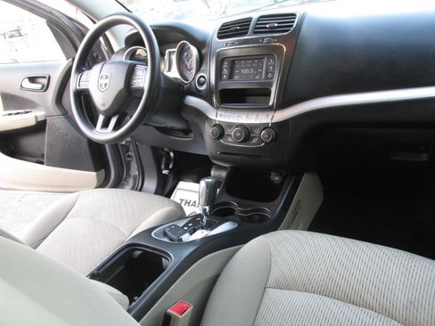 Used 2015 Dodge Journey SXT w/ Flexible Seating Group FWD image 19