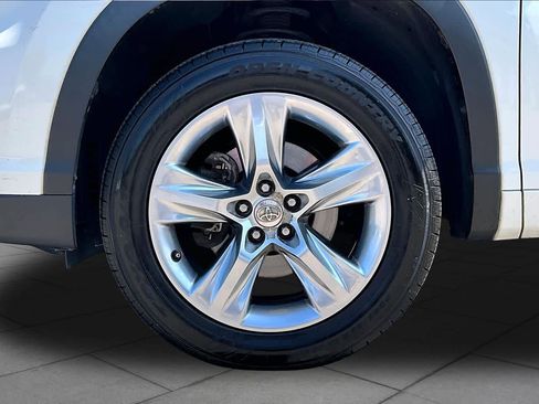 Used 2015 Toyota Highlander Limited Platinum image 10