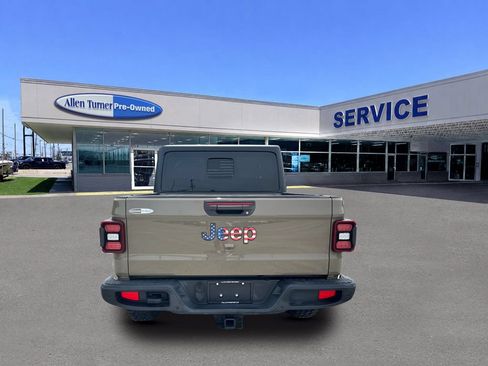 Used 2020 Jeep Gladiator Sport AWD/4WD image 7