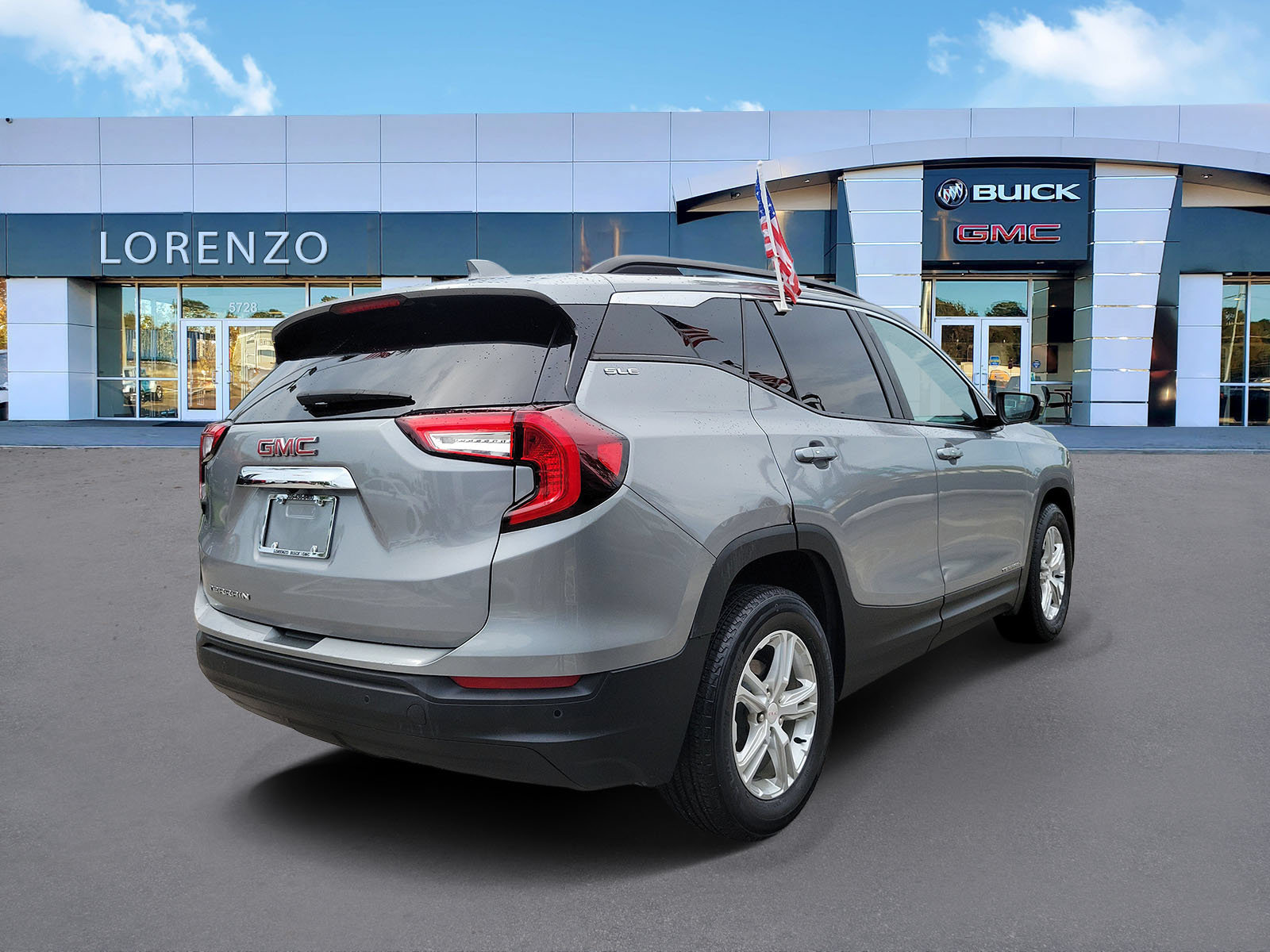 Used 2023 GMC Terrain SLE w/ Driver Convenience Package FWD image 4