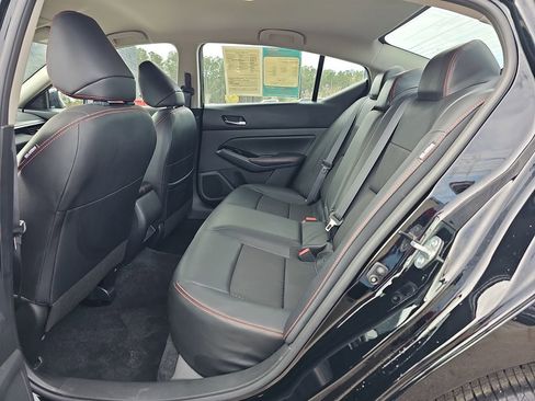 Used 2023 Nissan Altima 2.5 SR image 18