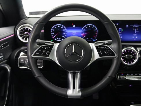 Used 2025 Mercedes-Benz CLA 250 4MATIC image 14
