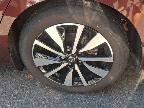 Certified 2023 Nissan Sentra SV w/ SV Premium Package FWD image 37