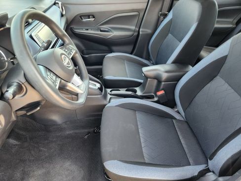 Used 2025 Nissan Versa SV FWD image 13
