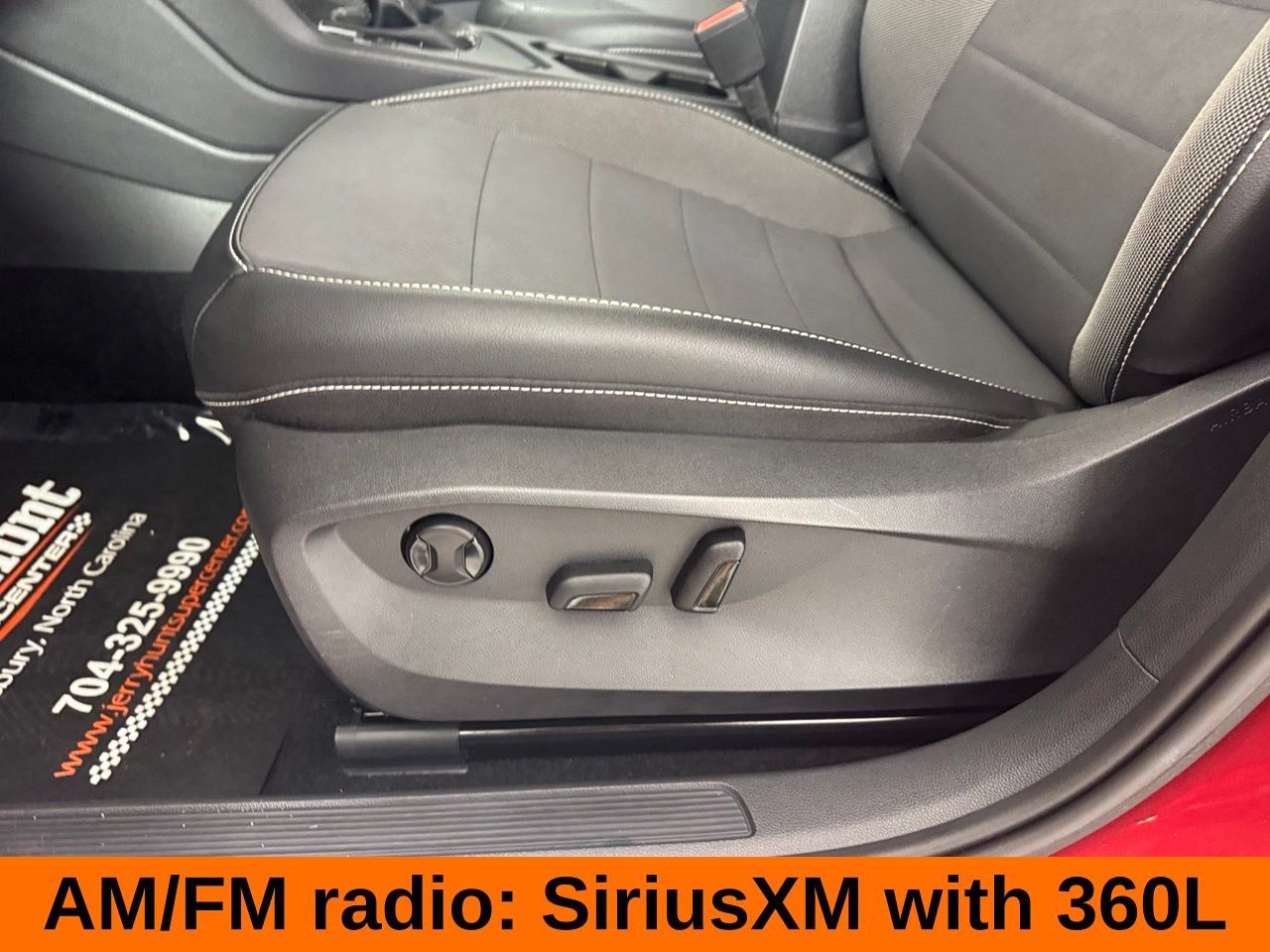 Used 2023 Volkswagen Taos SE w/ Panoramic Sunroof Package FWD image 14