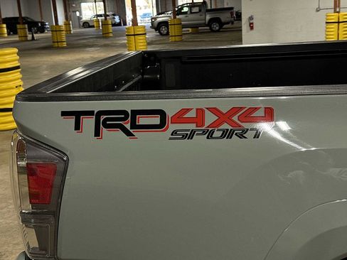 Certified 2022 Toyota Tacoma TRD Sport image 27