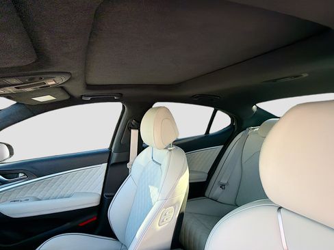 Used 2024 Genesis G70 3.3T Advanced w/ Sport Prestige Package image 27