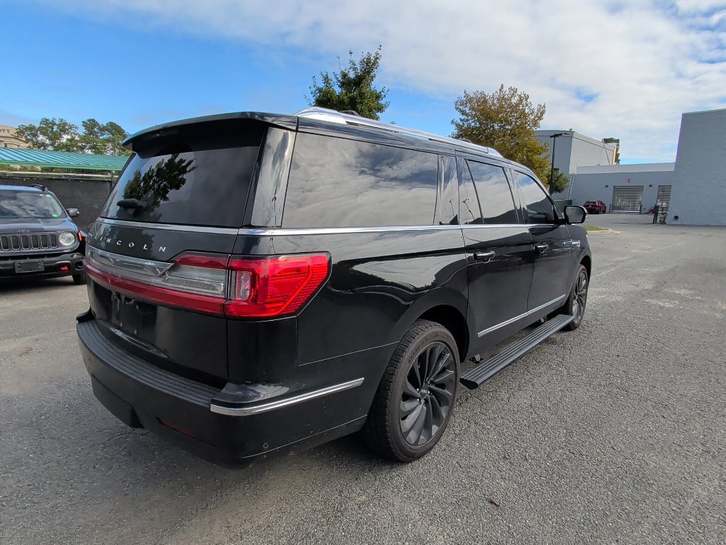 Used 2020 Lincoln Navigator L Reserve w/ Equipment Group 208A Reserve AWD/4WD image 3