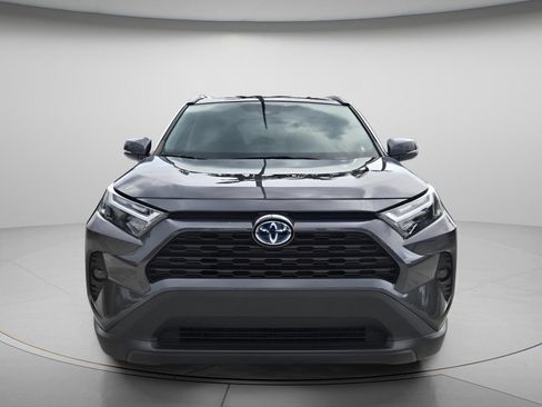 Used 2024 Toyota RAV4 XLE AWD/4WD image 4