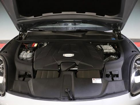 Used 2021 Porsche Cayenne image 79