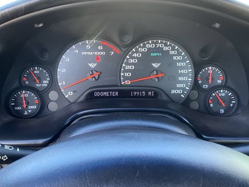 Used 2001 Chevrolet Corvette Convertible w/ Preferred Equipment Group2 RWD image 37
