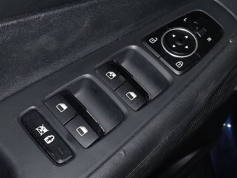 Used 2019 Hyundai Santa Fe SE image 27