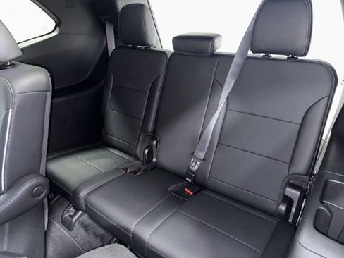 Used 2025 Buick Enclave Preferred image 28