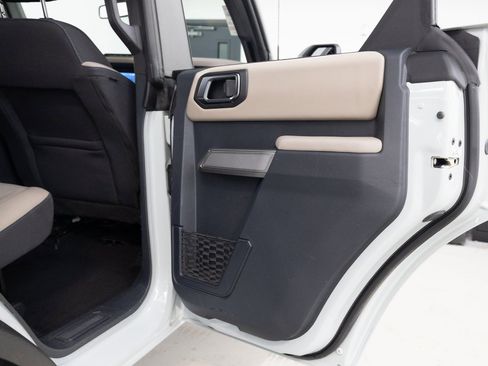 Used 2022 Ford Bronco Wildtrak image 22