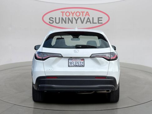 Used 2023 Honda HR-V LX image 8