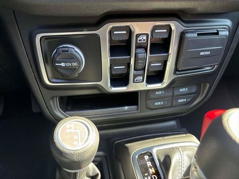 Certified 2024 Jeep Wrangler Unlimited Sport AWD/4WD image 11