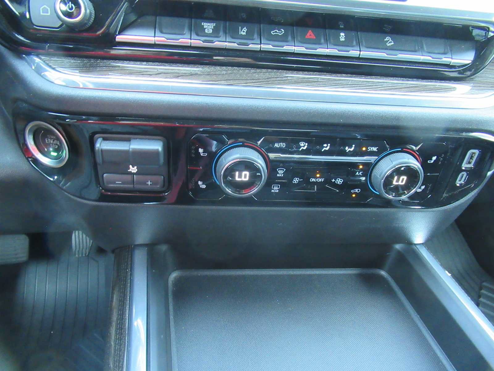 Used 2025 Chevrolet Silverado 2500 LT AWD/4WD image 24