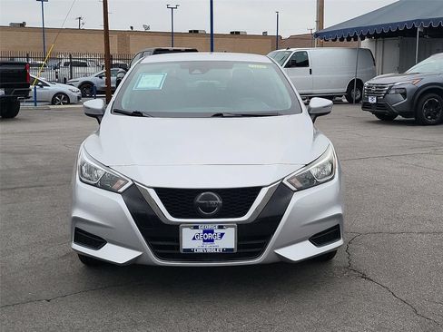 Used 2020 Nissan Versa SV FWD image 31