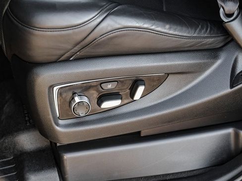 Used 2019 Cadillac Escalade Platinum image 36