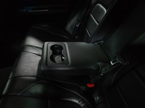 Used 2017 Jaguar XF R-Sport image 18