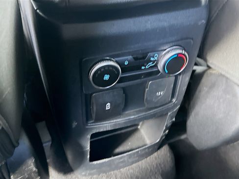 Used 2021 Ford Explorer XLT RWD image 24